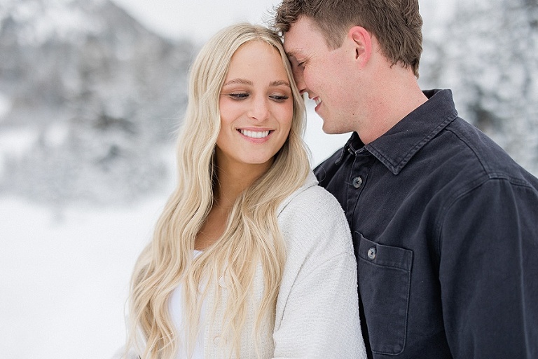 Engagement pictures in the snow | Winter engagement pictures location ideas | Whitney Hunt Photography