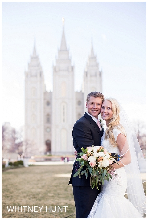 Winter Salt Lake Temple wedding photo.