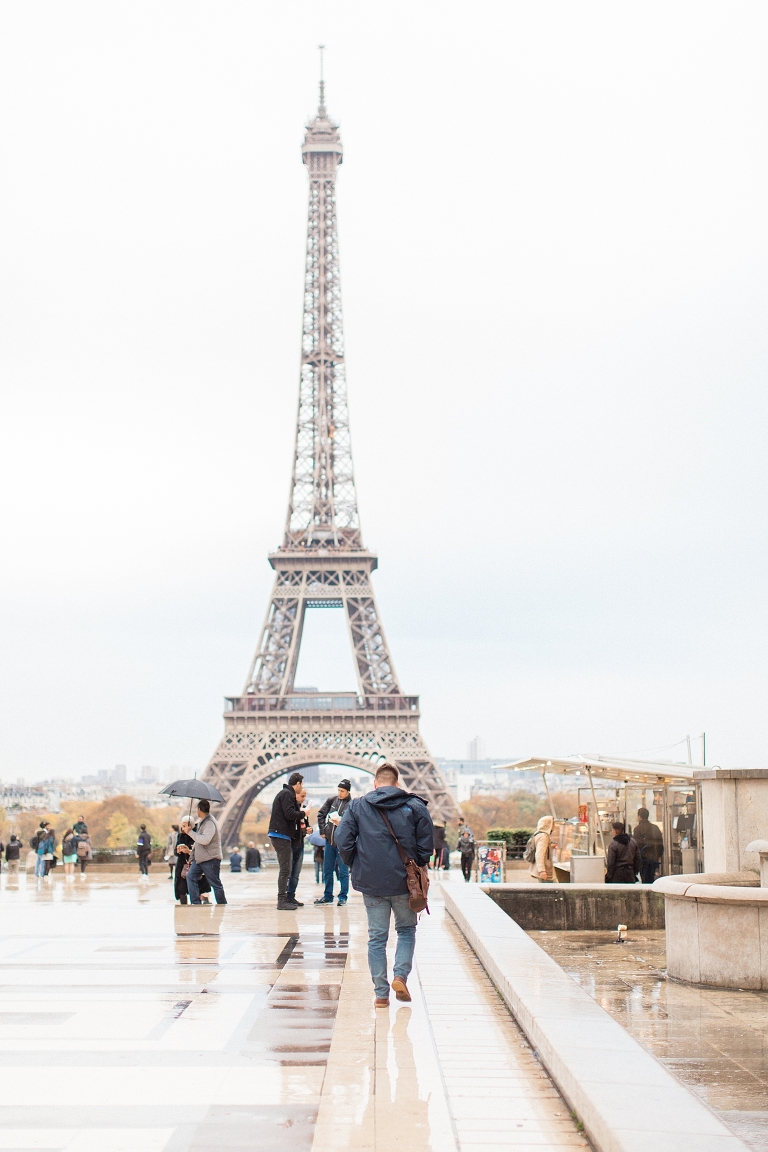 Fall Paris elopement location ideas. Paris wedding photographer. Photo of Trocadero view of Eiffel Tower.