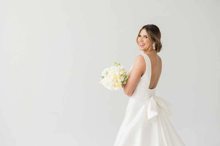 Studio bridals in Park City Utah | Whitney Hunt Photography | Park City Utah Wedding Photographer | Bridal session in a studio | Modern and clean bridal photos