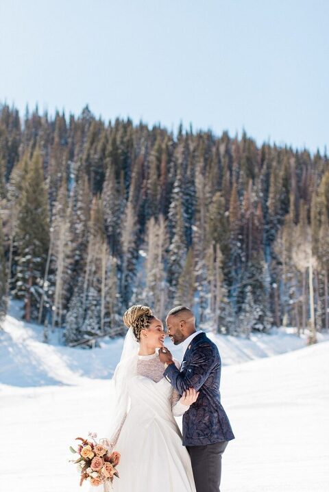 Montage Deer Valley winter wedding photo | Park City Utah winter wedding | Wedding in the mountains in winter | Pros and cons of a winter wedding