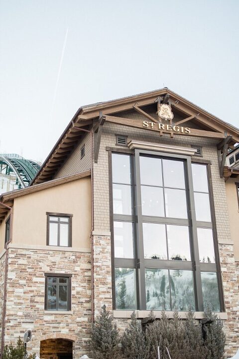 St Regis Deer Valley winter wedding photo | Park City Utah winter wedding | Wedding in the mountains in winter | Pros and cons of a winter wedding