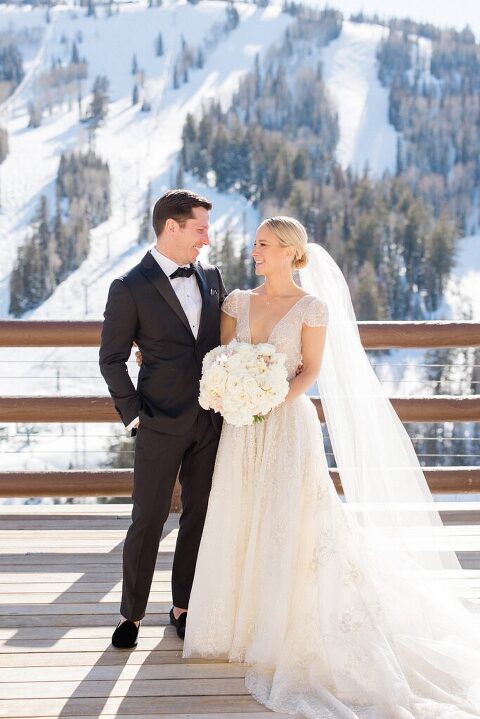 Stein Eriksen Deer Valley winter wedding photo | Park City Utah winter wedding | Wedding in the mountains in winter | Pros and cons of a winter wedding